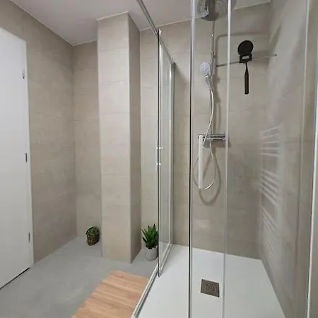 302 - 2 Pieces Equipe A Apartament